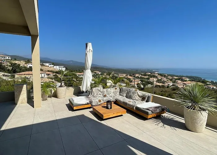 Corse Du Sud Avec Piscine Et Vue Sari-Solenzara